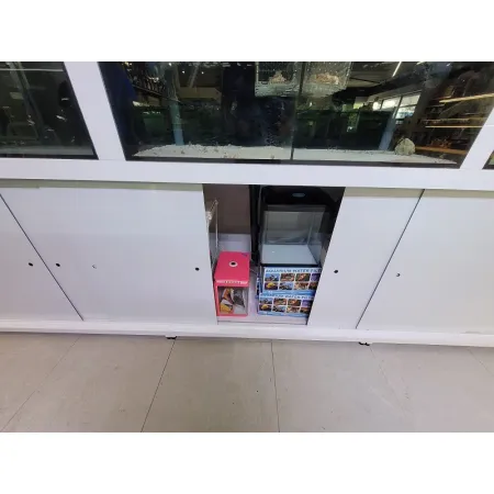 Zestaw białych regałów sprzedażowych-1925923